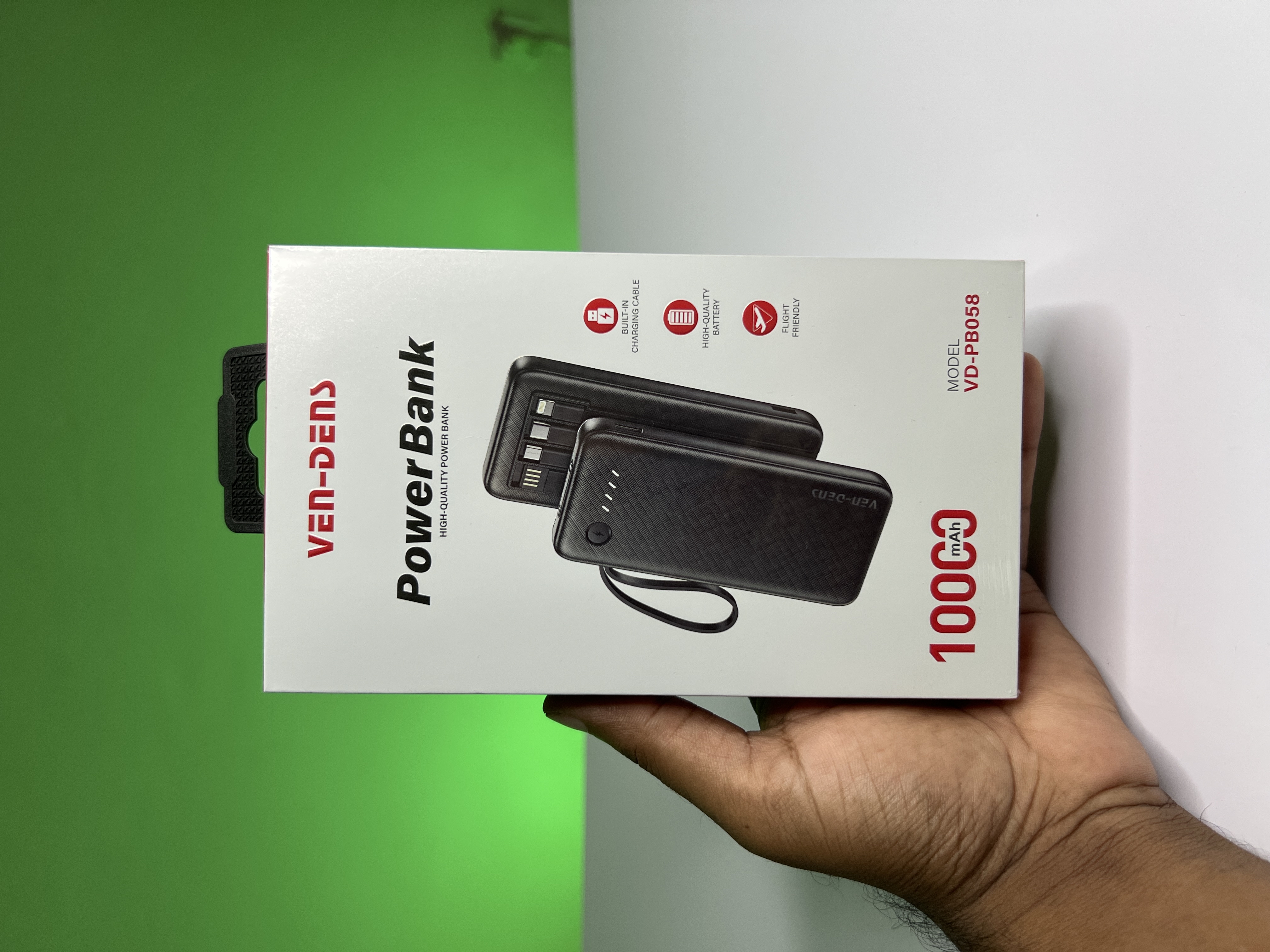 Ven-DenS VD-PB058 10000mAh Power Bank With Built-In Cable & LED Light